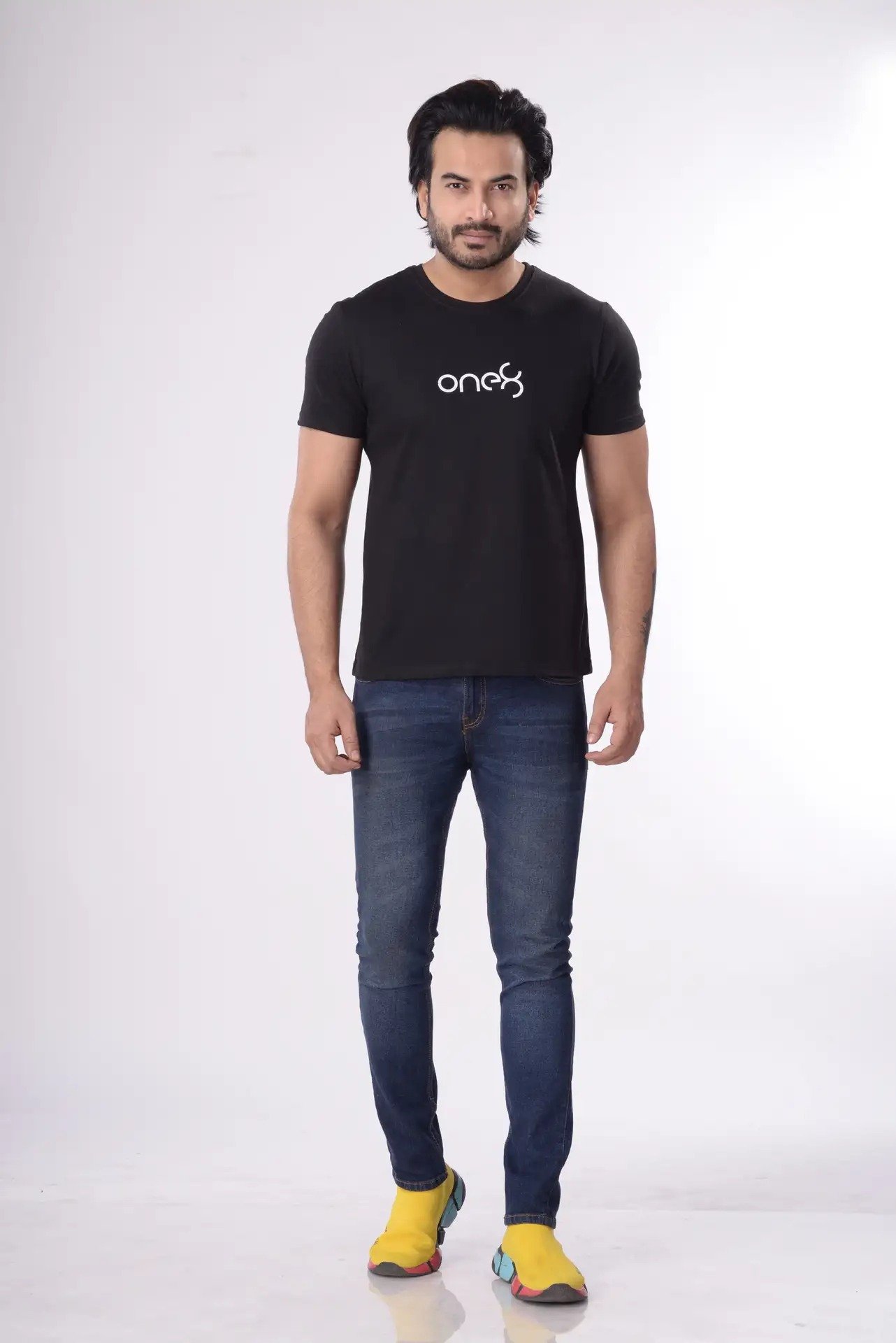 One8 By Virat Kohli Men Solid Round Neck Pure Cotton Black T-Shirt
